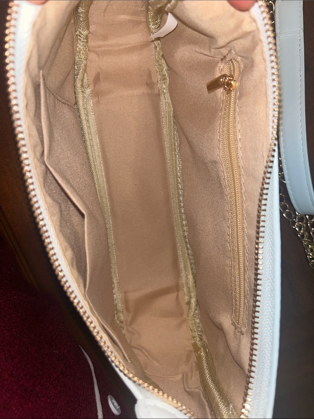 Hand Crafted White Shoulder Bag with Gold Chain and Pearl Frenchie 🐾 - Picture 7 of 7